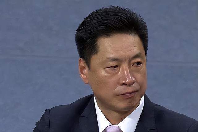该媒体表示，国米高层的想法并不仅仅是行使这个选项，而且还有意给达米安加薪，后者目前的薪水为税后250万欧元。